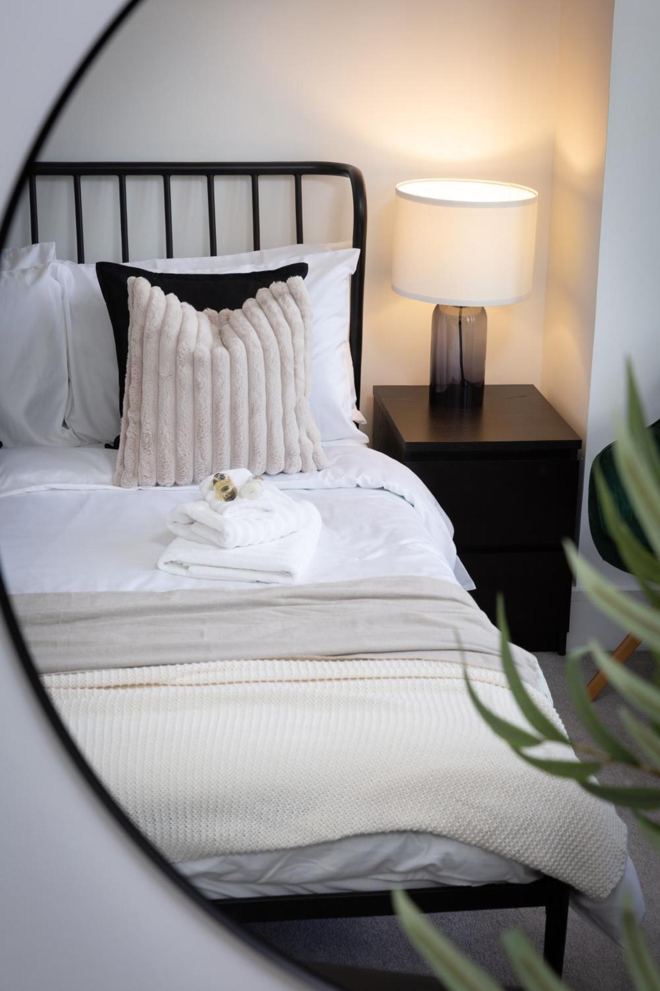 London Mews, Modern Apartment - Sleeps 4 요크 외부 사진